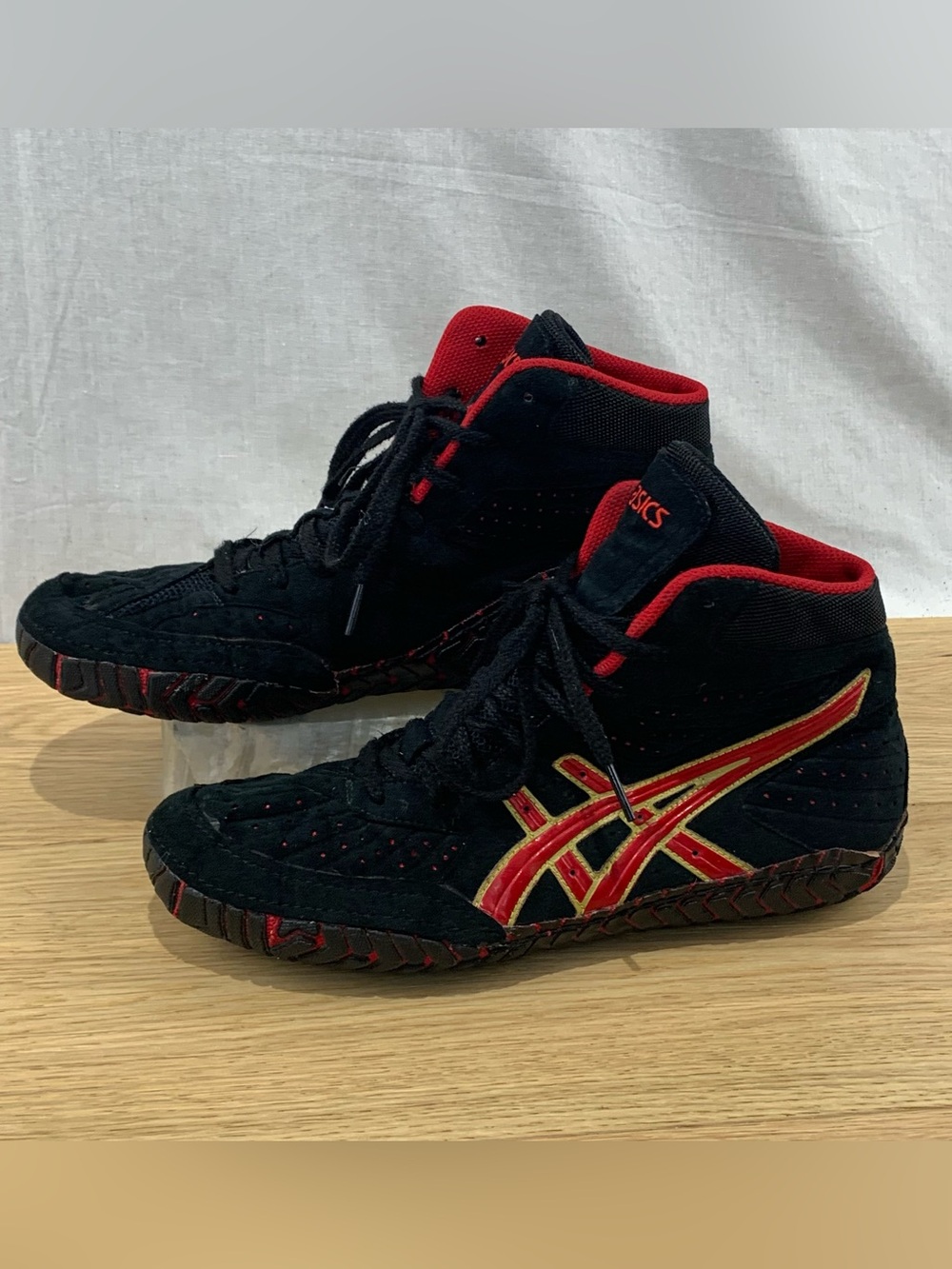Vintage ASICS Aggressor 1 Wrestling Shoes Black Gold Red OG 2011 Men's Size 10